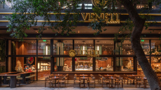 VENETI JACKSON HALL: Ραντεβού και πάλι στον θρυλικό «Ινδιάνο» του Κολωνακίου