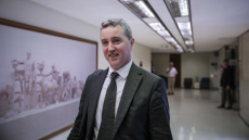 Τελειώνει το 2026 το Ταμείο Ανάκαμψης, λέει ο Ντέκλαν Κοστέλο