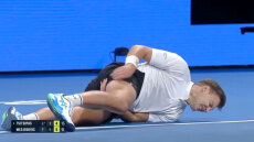 Απίθανος Μετζέντοβιτς - Τραυματίστηκε, συνέχισε και απέκλεισε (2-1) στη Ντόχα τον Τσιτσιπά - Βίντεο