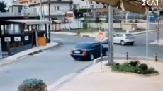 Άνω Λιόσια: Η στιγμή τροχαίου με παραβίαση STOP σε διασταύρωση - Δείτε βίντεο