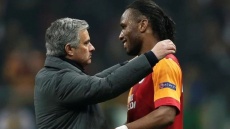 Ο Ντρογκμπά υπερασπίζεται τον Μουρίνιο: «Πώς μπορεί ο "μπαμπάς" μου να είναι ρατσιστής;»