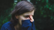 Κατάθλιψη: Ποιοι τύποι προσωπικότητας είναι πιο ευάλωτοι και «χάνονται» στο σπιράλ της θλίψης