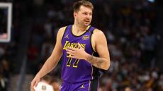 Ο Μάτζικ Τζόνσον «καρφώνει» τον Ντόντσιτς: «Εδώ δεν είναι Ντάλας, δεν πρέπει να σου λέμε να είσαι σε φόρμα»
