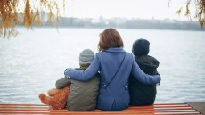 Η Μ. και ο γιος της είναι σπάνιοι – Κάθε μέρα ξεπερνά τα όρια του σώματός της και θέτει νέα, αυτά της ψυχής της