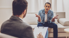 Ψυχοθεραπεία και coaching έγιναν της μόδας - Το πρόβλημα με τους «συμβούλους»