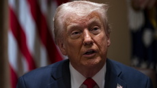 Τι είναι το insider trading και γιατί κατηγορούν τον Τραμπ - «Χειραγώγησε τις αγορές» λένε οι Δημοκρατικοί