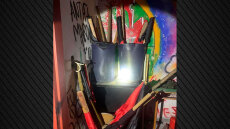 Κράνη, ρόπαλα και αυτοσχέδιες ασπίδες στο πρώην παράρτημα του πανεπιστημίου της Πάτρας - Δείτε φωτογραφίες