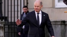 Λανθασμένες οι αποφάσεις των ΗΠΑ για νέους δασμούς, θα απαντήσουμε κατάλληλα, λέει ο Σολτς