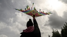 Καιρός: Με εμπόδια το πέταγμα του αετού - «Μη βιαστείτε» η συμβουλή του Κολυδά