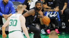 Πλήγμα για τους Μάβερικς: Τέλος η σεζόν για τον Ίρβινγκ, υπέστη ρήξη πρόσθιου χιαστού