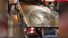 Οδηγός γερανού που συνεργάζεται με την Τροχαία πήγε να σηκώσει οχήματα και βρέθηκε μεθυσμένος - Του δόθηκε κλήση