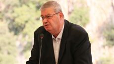 «Από θαύμα γλίτωσε» ο περιφερειάρχης Ηπείρου - Πήγε να δει ένα έργο και τραυματίστηκε