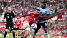 Μάντσεστερ Γιουνάιτεντ-Άρσεναλ 1-1: Άπιαστο... όνειρο ο τίτλος για τους Λονδρέζους - Δείτε τα γκολ 