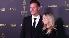 Ο Τερ Στέγκεν χώρισε και ξεκαθάρισε ότι δεν υπήρξε τρίτο πρόσωπο στο γάμο του