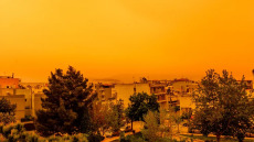 Η αφρικανική σκόνη θα πνίξει τη χώρα – Οδηγίες προφύλαξης από τον ΕΟΔΥ