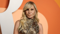 Η Ντονατέλα αποχωρεί από το τιμόνι του οίκου Versace μετά από 27 χρόνια