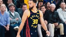 O Στεφ Κάρι έγραψε ξανά ιστορία στην τρίποντη «καταιγίδα» των Γουόριορς για τη νίκη επί των Κινγκς