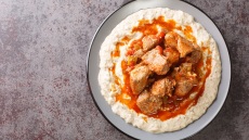 Τα μυστικά του χουνκιάρ μπεγεντί – Ο βελούδινος πουρές, το σωστό κρέας, η τέλεια σάλτσα