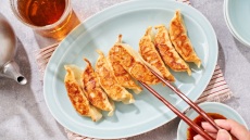 Τι είναι τα ακαταμάχητα gyoza και πώς μαγειρεύονται σωστά;