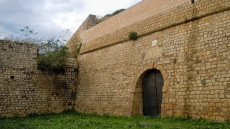 Άνδρας έπεσε από τα Ενετικά Τείχη στο Ηράκλειο - Μεταφέρθηκε στο νοσοκομείο με σοβαρά τραύματα