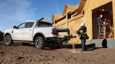 Το Ford Ranger PHEV είναι πραγματικό πολυεργαλείο