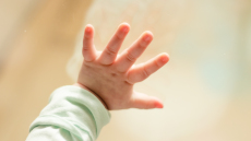 Μετέφεραν βρέφος από το Μαρόκο στην Ιταλία σε πλαστική σακούλα για να το πουλήσουν - 4 συλλήψεις