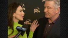 Η σύζυγος του Άλεκ Μπάλντουιν τον «άδειασε» δημόσια: «Όταν μιλάω, δεν θα μιλάς»