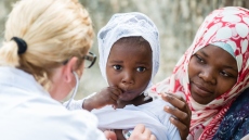Ντόναλντ Τραμπ: Τερματίζει τα κονδύλια για τα εμβόλια στις φτωχές χώρες