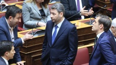 ΠΑΣΟΚ: Η τρίτη θέση στις δημοσκοπήσεις φέρνει δημόσια γκρίνια για επιλογές της ηγεσίας του κόμματος