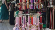 Πασχαλινό ωράριο: Πότε ξεκινά - Πώς θα λειτουργήσουν τα καταστήματα τη Μεγάλη Εβδομάδα