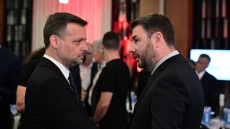 Μύλος ξανά στο ΠΑΣΟΚ: Η παραπομπή Μπατζελή και το καρφί Δούκα για «επιλεκτική» αντίδραση του Ανδρουλάκη