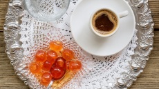 Τα γλυκά κουταλιού της Χίου – 12 συνταγές από τις αρχόντισσες του Κάμπου