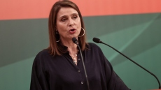 Κατερίνα Μπατζελή: Είμαι εντός γραμμής, δεν θα γίνω Ιφιγένεια