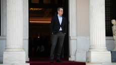 Κυβερνητικές πηγές: Αυξήσεις μισθών και στους ένστολους αφού πρώτα οι υπουργοί εξοικονομήσουν κονδύλια - Στη ΔΕΘ οι ανακοινώσεις, δυσαρέσκεια στο  Μαξίμου για τις δηλώσεις