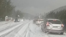 Ισχυρή χαλαζόπτωση στην Αγία Ελεούσα Μεσολογγίου, καλύφθηκαν δρόμοι και χωράφια - Δείτε βίντεο