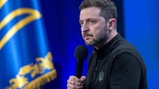 Κοντά στα €337.000 το οικογενειακό εισόδημα του Ζελένσκι για το 2024