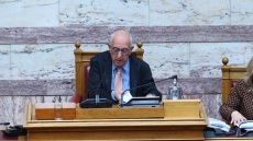 Κακλαμάνης σε Κωνσταντοπούλου: Τα σόου σας να τα κάνετε αλλού, όχι μέσα στη Βουλή