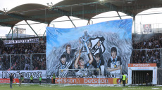 Φοβερό κορεό από τους οπαδούς του ΟΦΗ - Με οδηγό τον θρίαμβο του 1987 για την επιστροφή στον τελικό του Κυπέλλου - Βίντεο