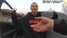 ΗΠΑ: Η στιγμή της σύλληψης 30χρονης καθηγήτριας στις ΗΠΑ για σεξουαλική κακοποίηση 15χρονου σε σχολική αίθουσα