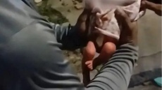 Εργαζόμενος στην υπηρεσία καθαριότητας στη Βραζιλία βρίσκει νεογέννητο πλάι σε κάδο σκουπιδιών 