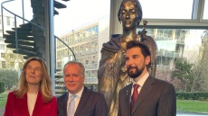 Γαλλία: Άγαλμα της Μαρίας Κάλλας κοσμεί από χθες το κεντρικό κτίριο της UNESCO στο Παρίσι