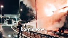 Βίντεο: Φορτηγό τυλίχθηκε στις φλόγες στην Εθνική Οδό στο ύψος της Στυλίδας
