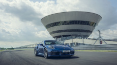 Υβριδική τεχνολογία για τη νέα 911 Turbo S