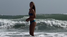 Ντεζιρέ Ινγκλάντερ: «Χρειάζομαι τον ωκεανό» - Δείτε τις φωτογραφίες από την παραλία