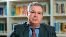 «Καμπανάκι» από το ΙΟΒΕ για τους κινδύνους παρατεταμένης αβεβαιότητας στην οικονομία