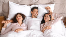 Πολυσυντροφικότητα ή μονογαμία; Ποια σχέση εγγυάται την πορεία προς την ευτυχία – Η απάντηση θα σας εκπλήξει