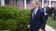 Τίποτα δεν δείχνει ότι η χώρα έχει μπει σε ύφεση, λέει ο Αμερικανός υπουργός Οικονομικών