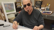 Ιωάννης Βασιλόπουλος: Έφυγε από τη ζωή ο διάσημος σχεδιαστής των εξωφύλλων των Bon Jovi και Deep Purple