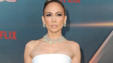 Η Τζένιφερ Λόπεζ επιστρέφει με διπλό ρόλο στα American Music Awards