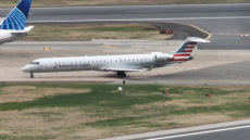 Σύγκρουση αεροσκαφών της American Airlines στην πίστα του αεροδρομίου Ρόναλντ Ρίγκαν - Eπέβαιναν αρκετά μέλη του Κογκρέσου 